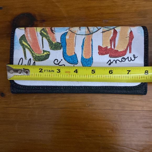 Like new Disney Parks Princess Wallet Cinderella Belle Snow White - Picture 4 of 5